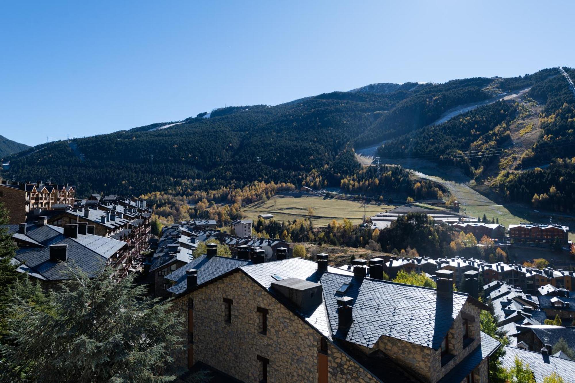 Apartamento Moderno Bh Aspen Atico Con Vistas El Tarter Exterior photo